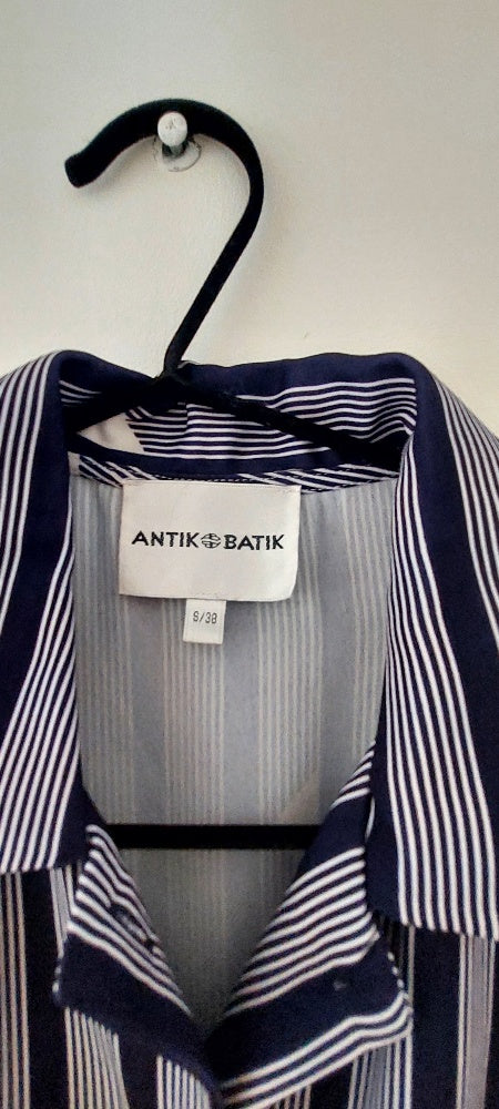 Robe mi-longue à motifs géométriques