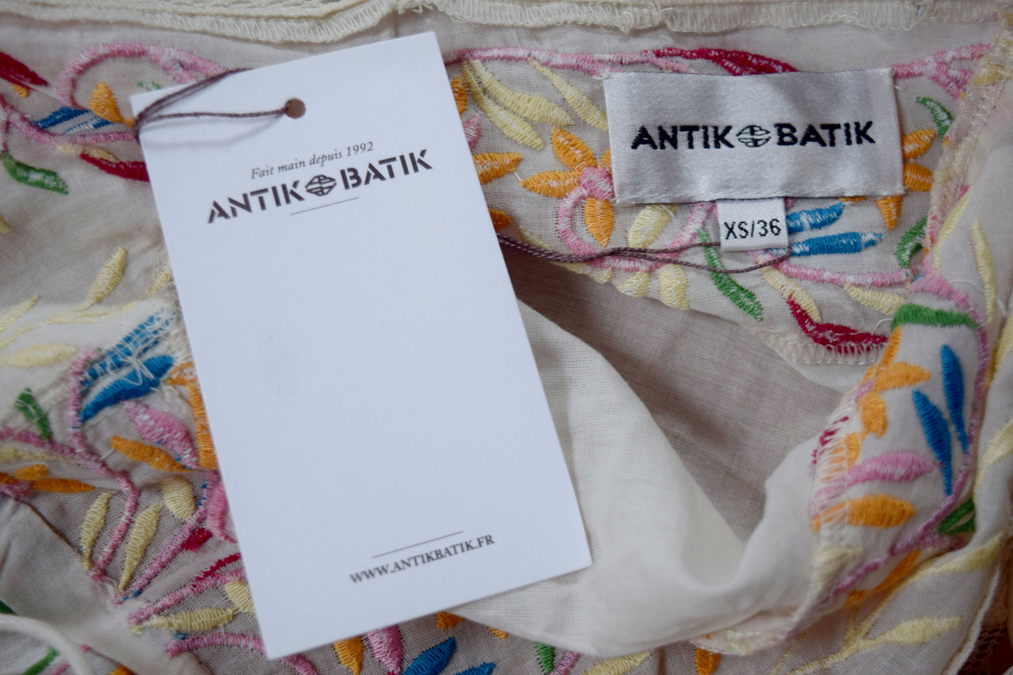 Haut dos nu brodé Ania