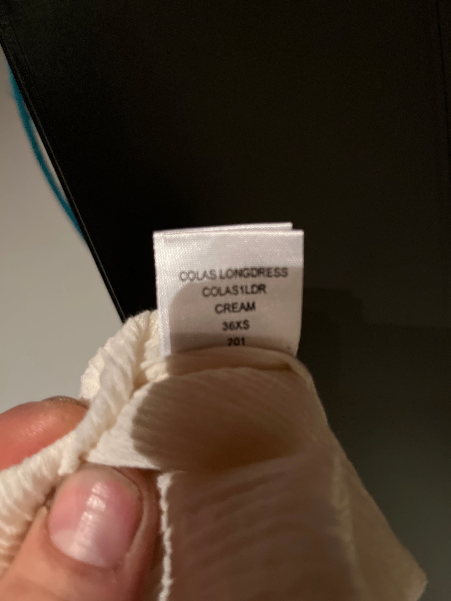 Robe mi-longue crochet et broderies Colas