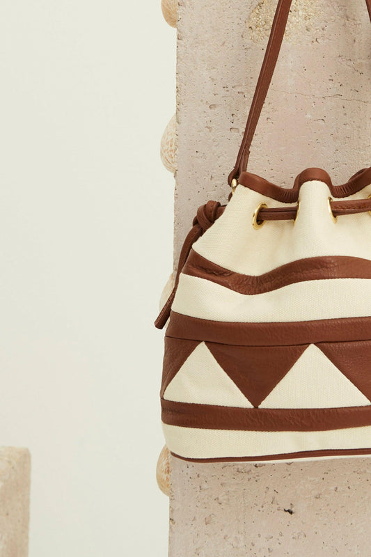 Bolso cubo Léo Mini de piel y lona - Marrón