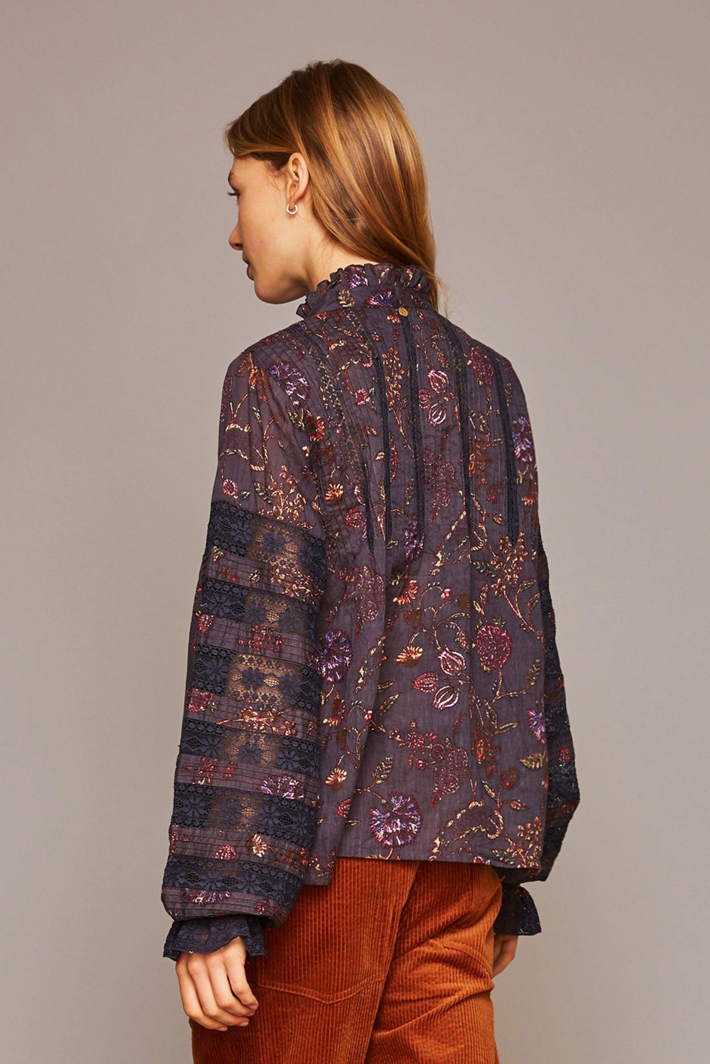 Blouse victorienne fleurie gris ardoise Alina