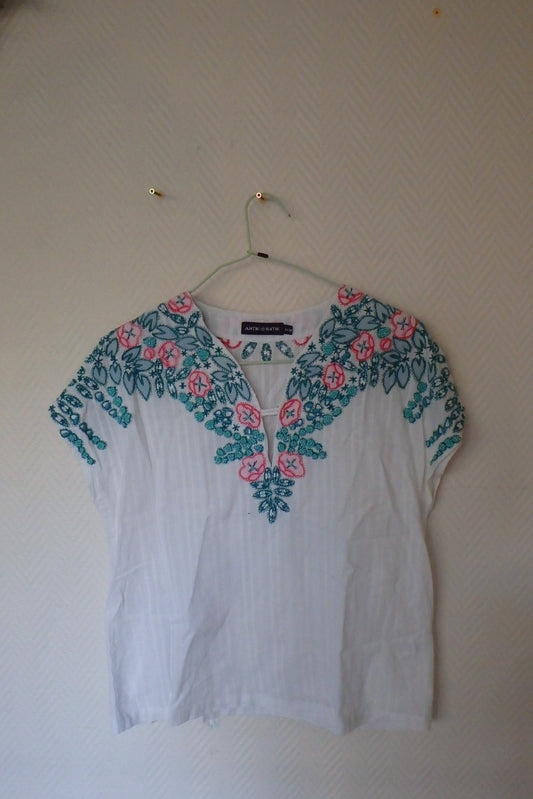 Blusa flores bordadas