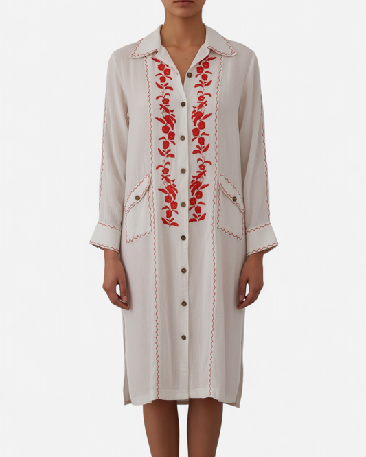 Robe mi-longue en coton brodé