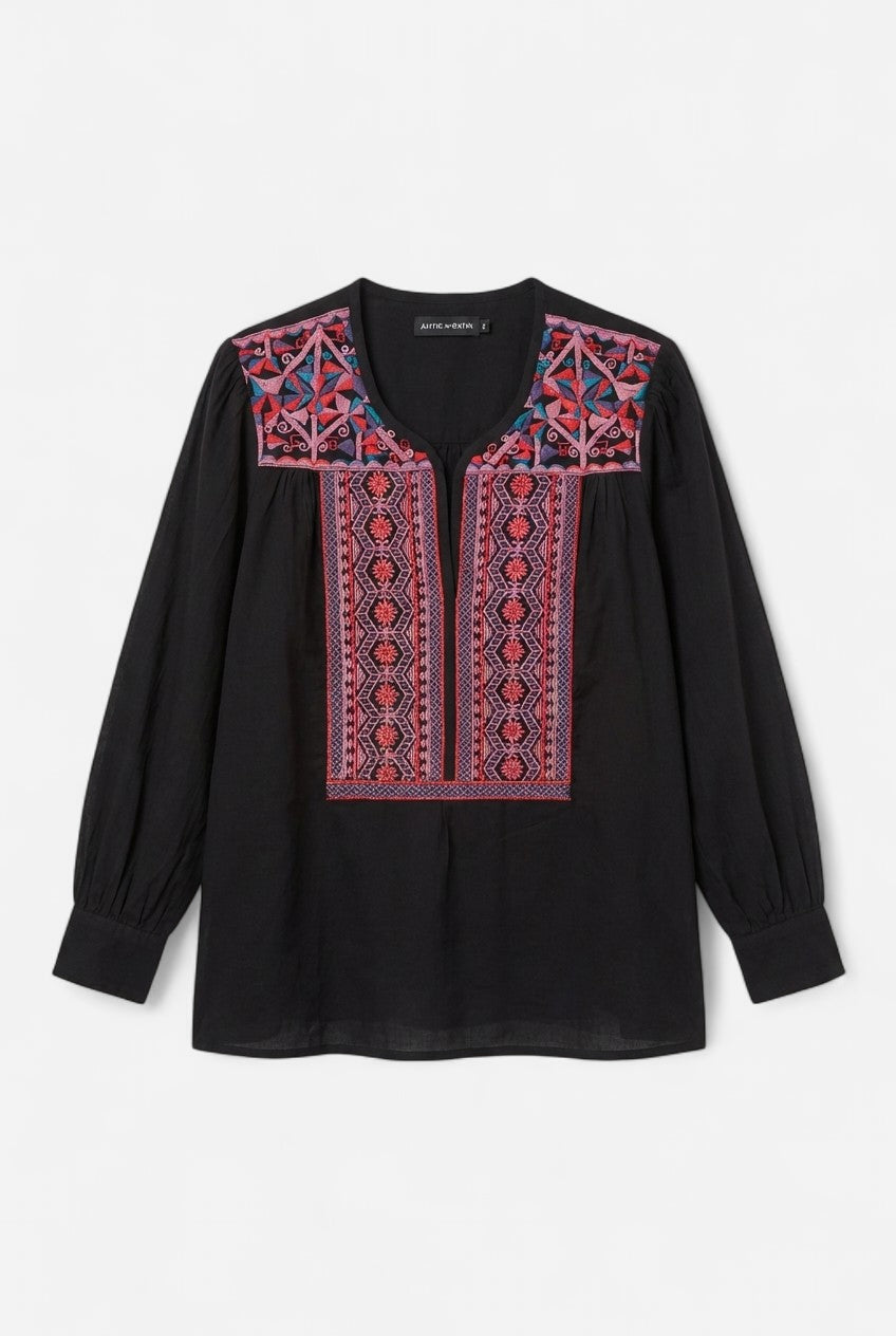 Blouse noire brodée neuve avec étiquette