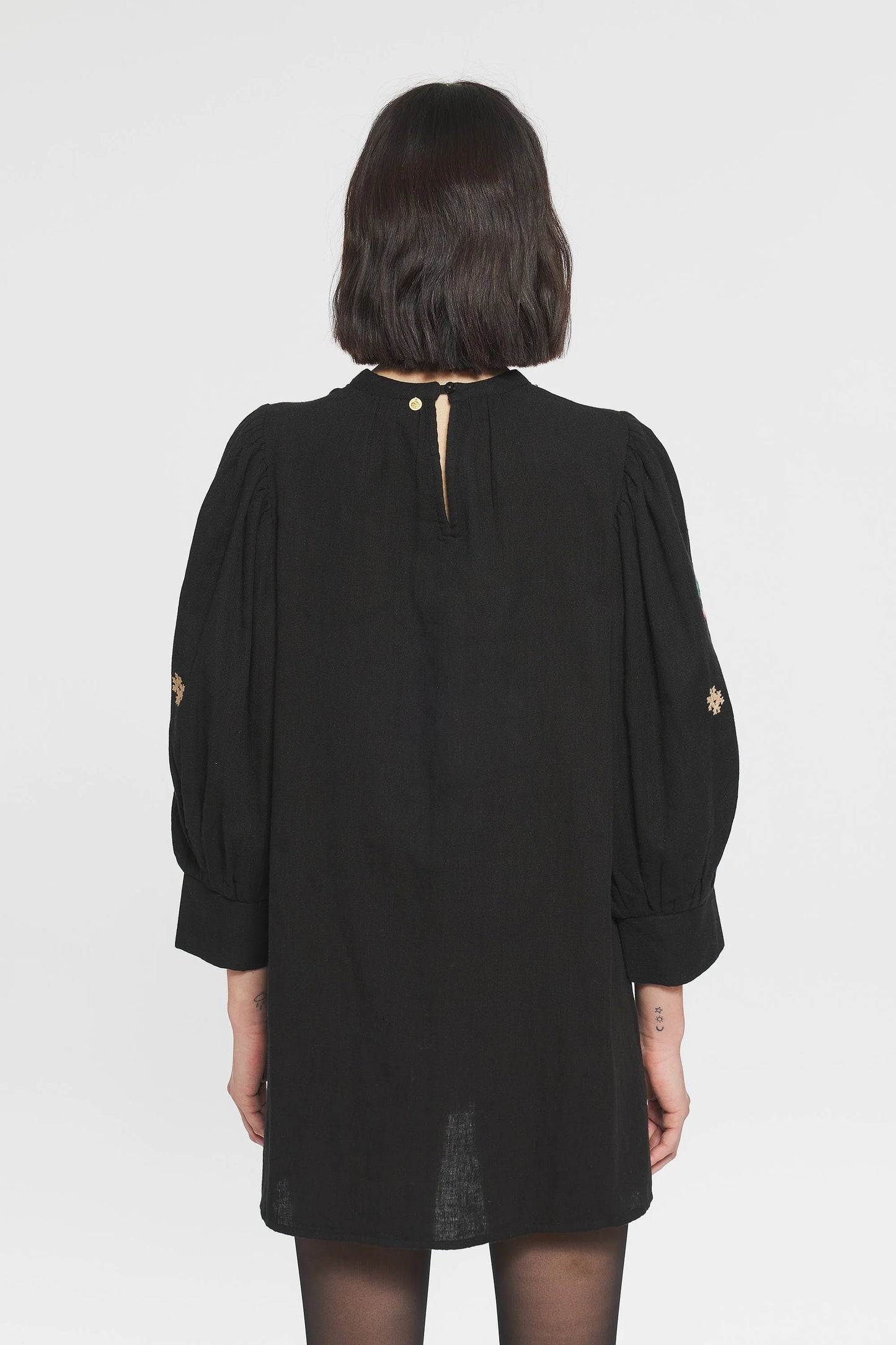 Robe courte brodée Rafi