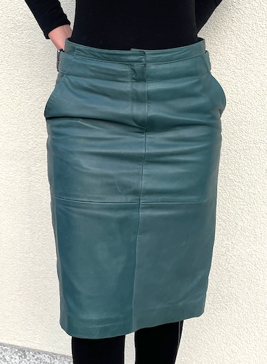 Falda de cuero verde azulado