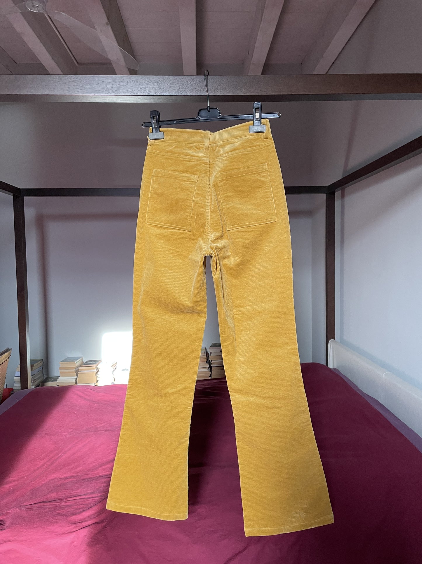 Pantalone a zampa in velluto