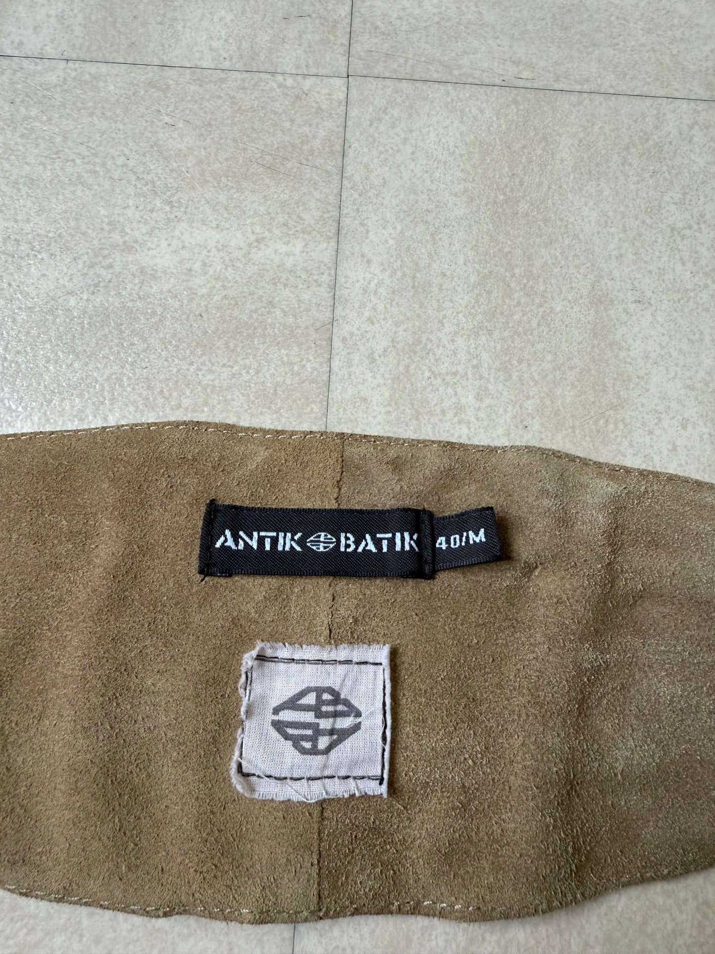 Beige nubuck leather belt