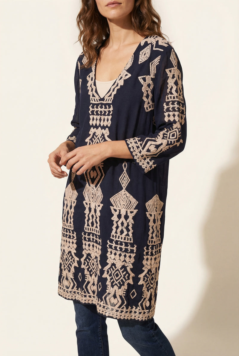 robe brodée de paillettes