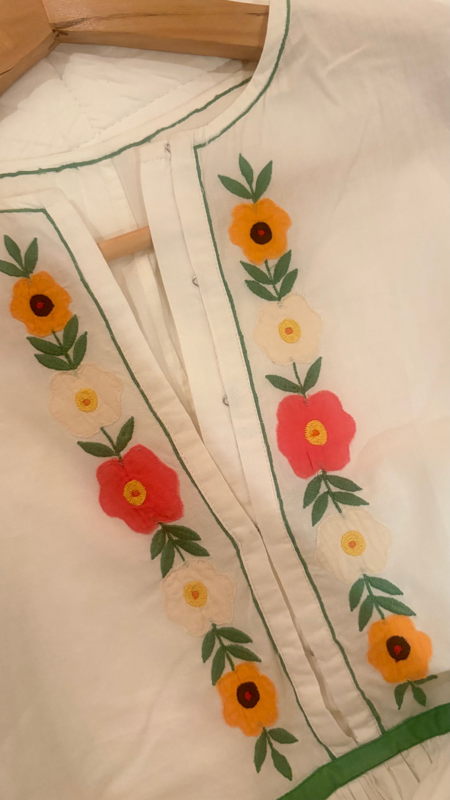 Blusa bordada Mia