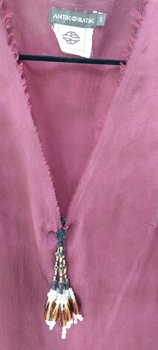 Mid-length 100% silk plum dress with jewel on neckline