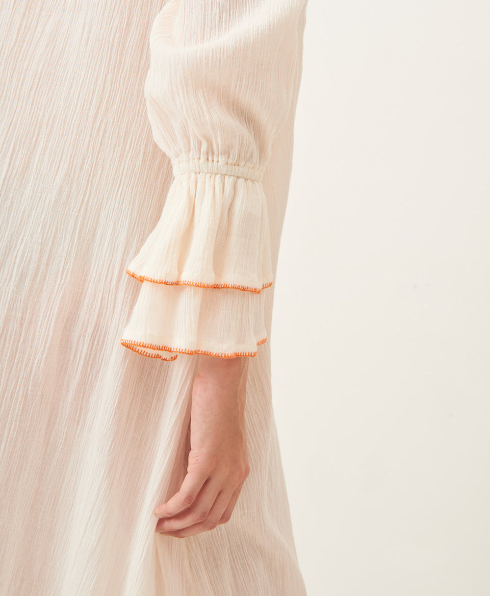 Robe mi-longue crochet et broderies Colas