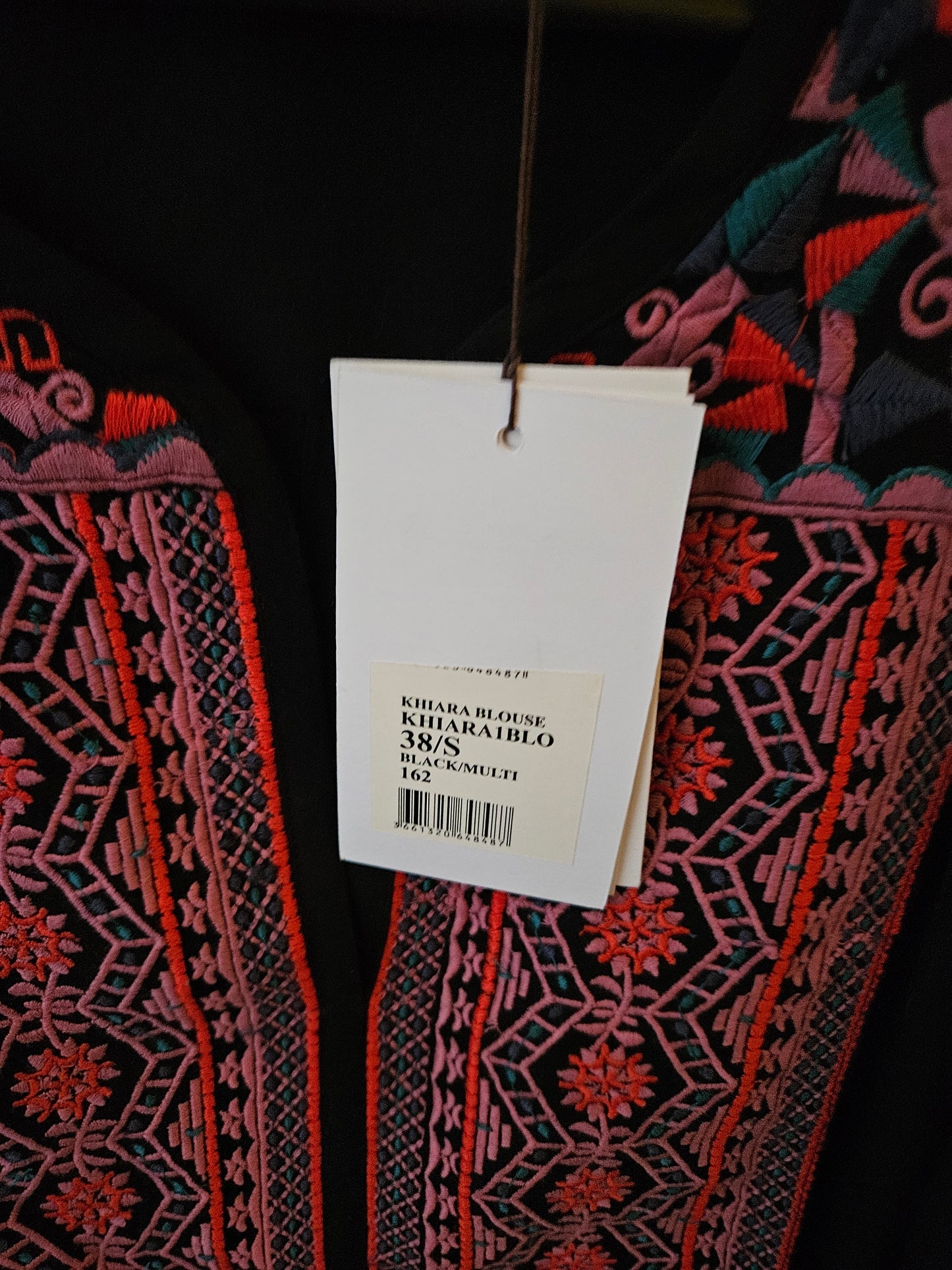 Blouse noire brodée neuve avec étiquette