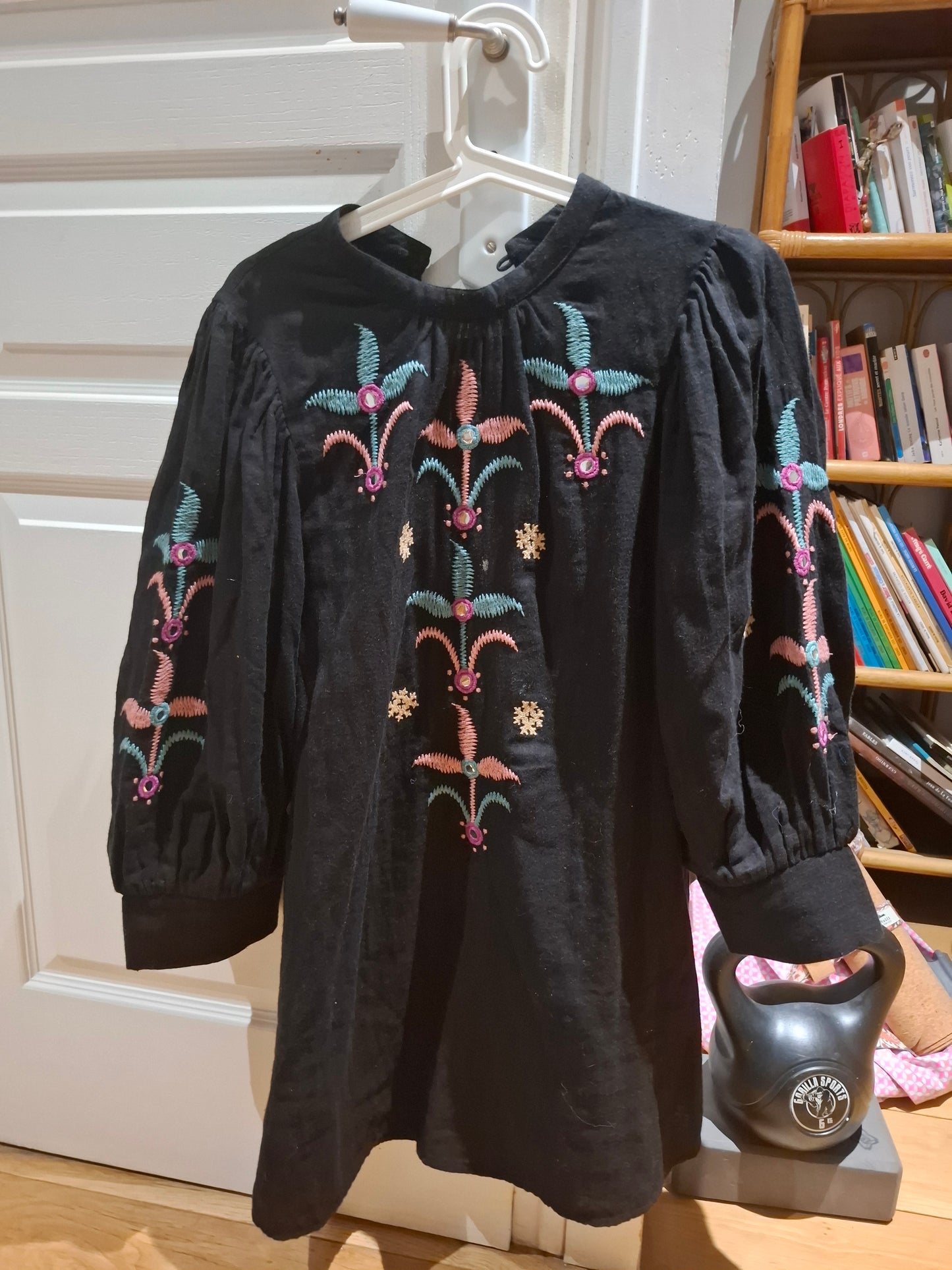 Robe courte brodée Rafi