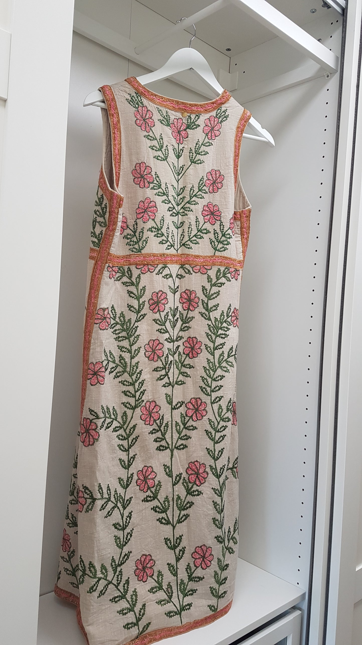 Caftán estampado floral sin mangas