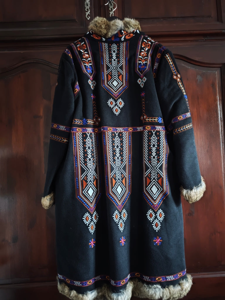 Manteau avec des broderies