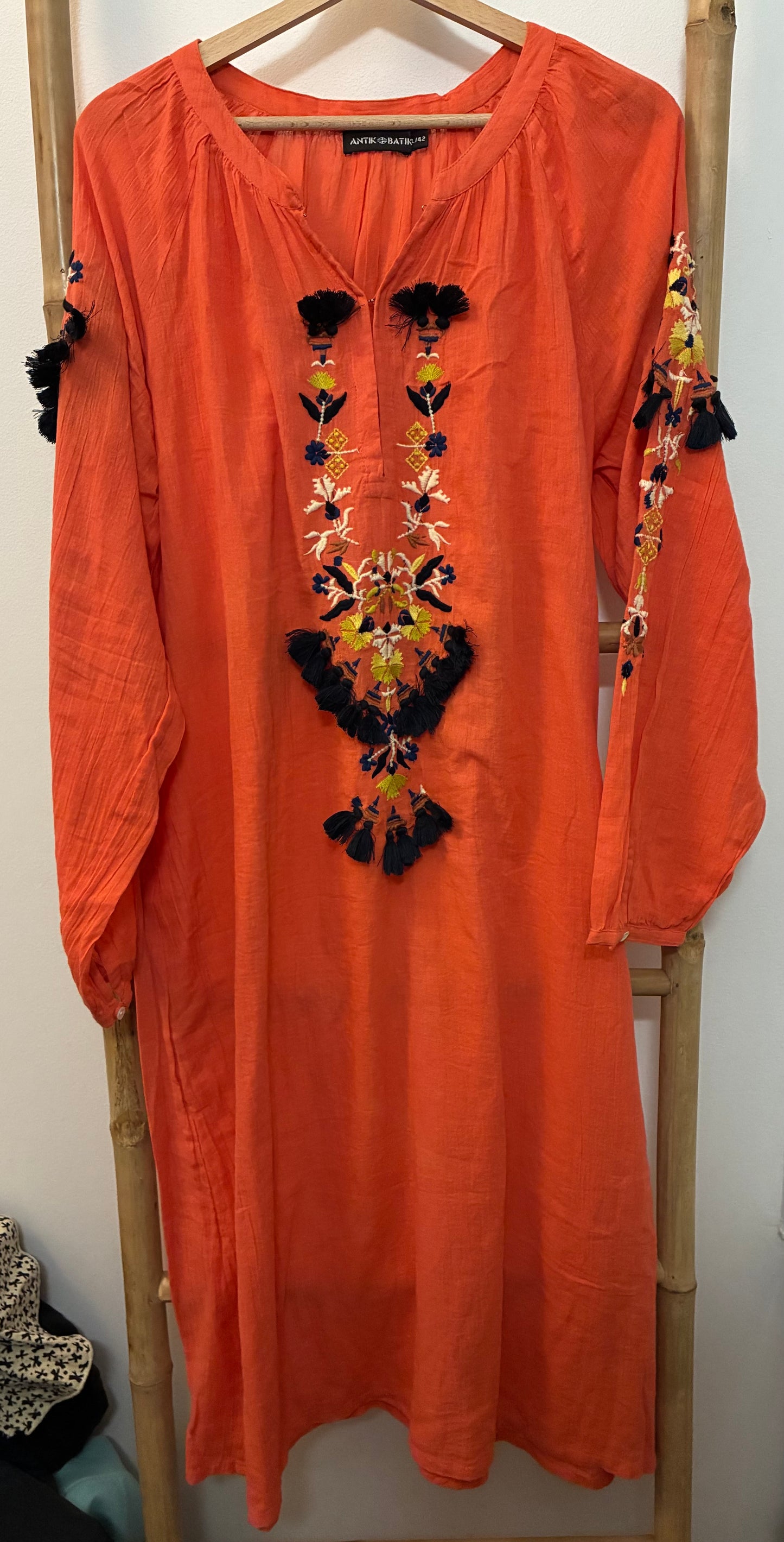 Robe orange brodée djellaba