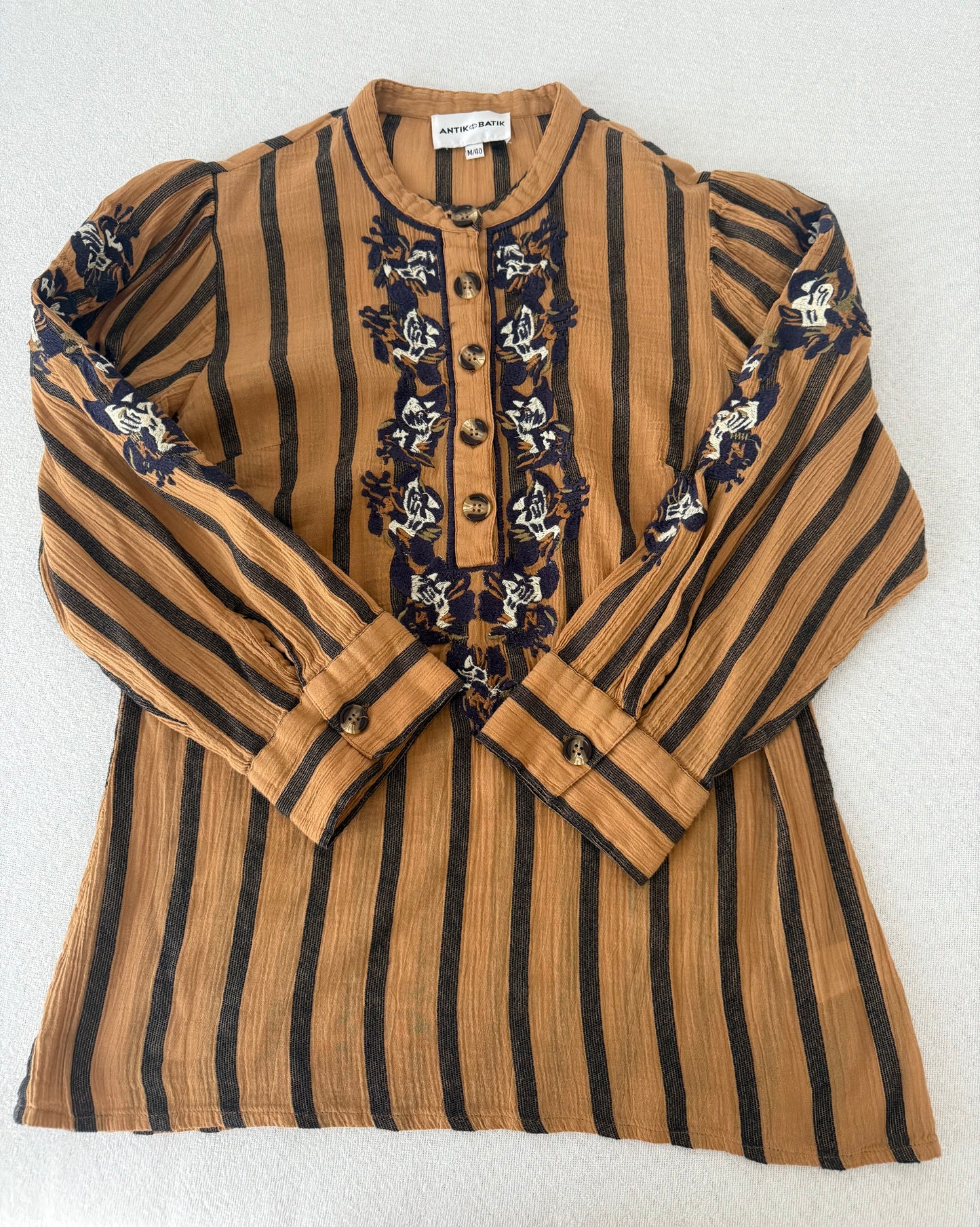 Blouse brodée Rosita