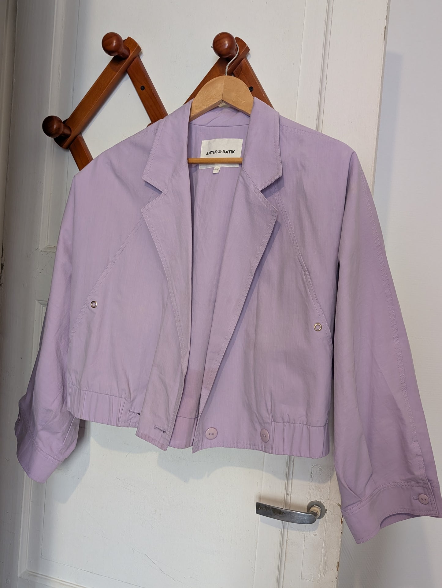 Chaqueta Kimi con bordados florales