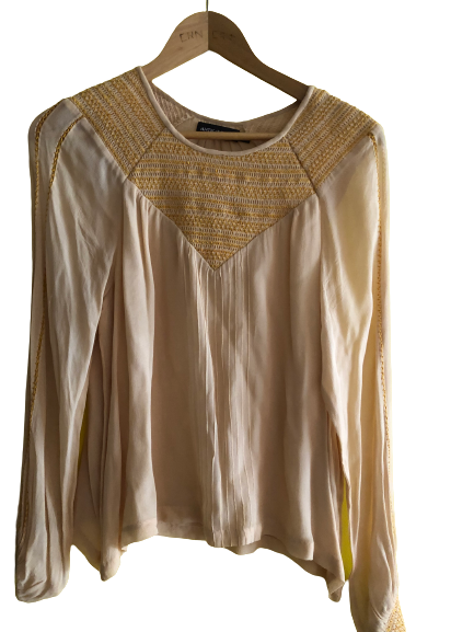 Blouse brodée couleur beige rose