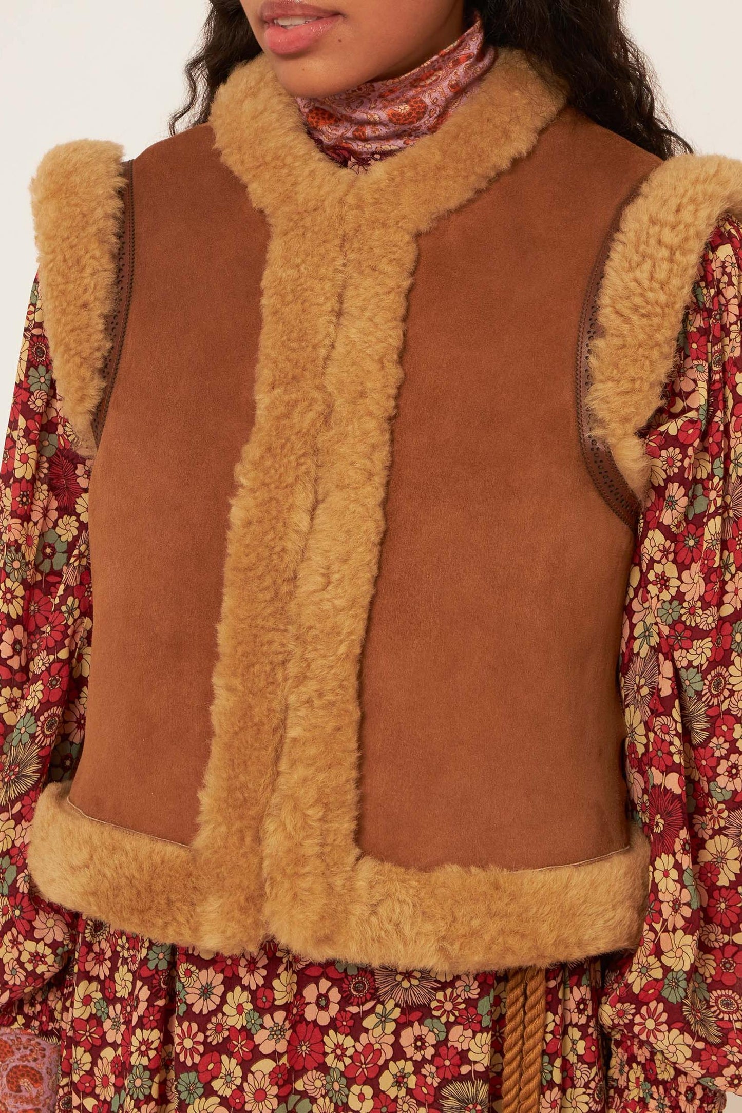 Dimera suede gilet