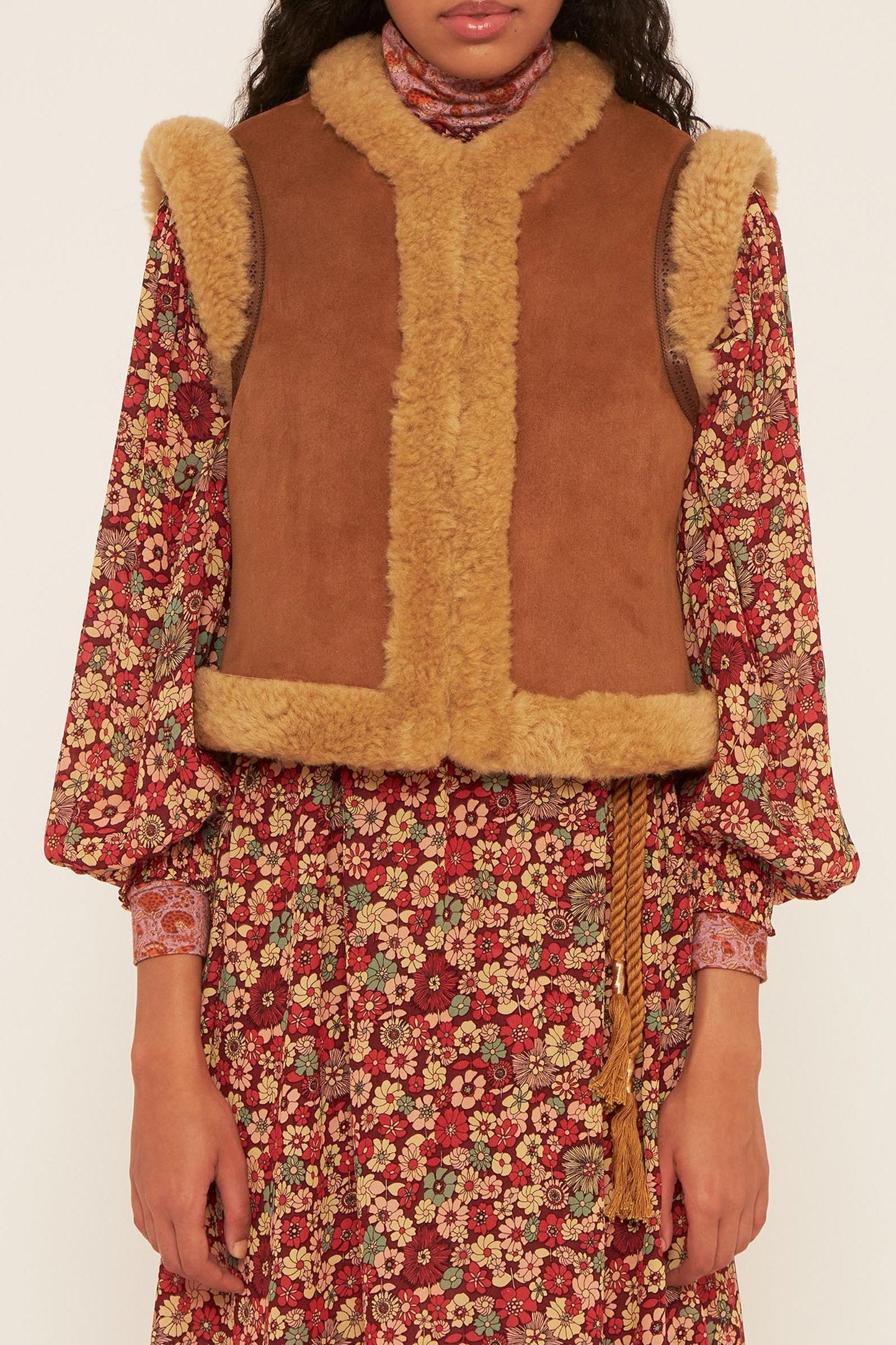 Dimera suede gilet