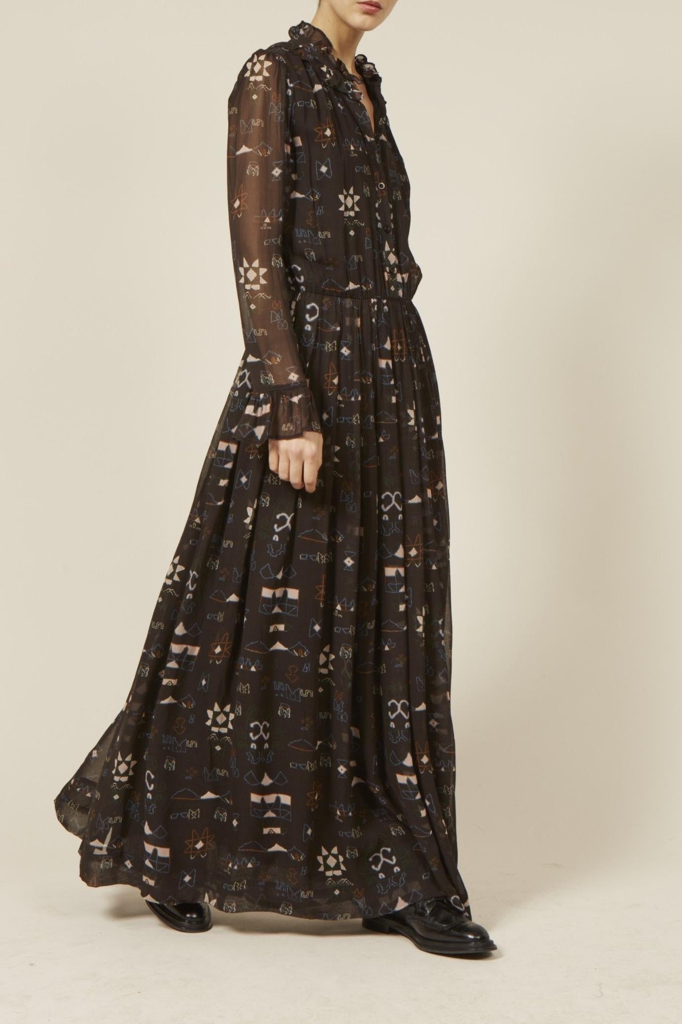 Vestido largo negro con cadena