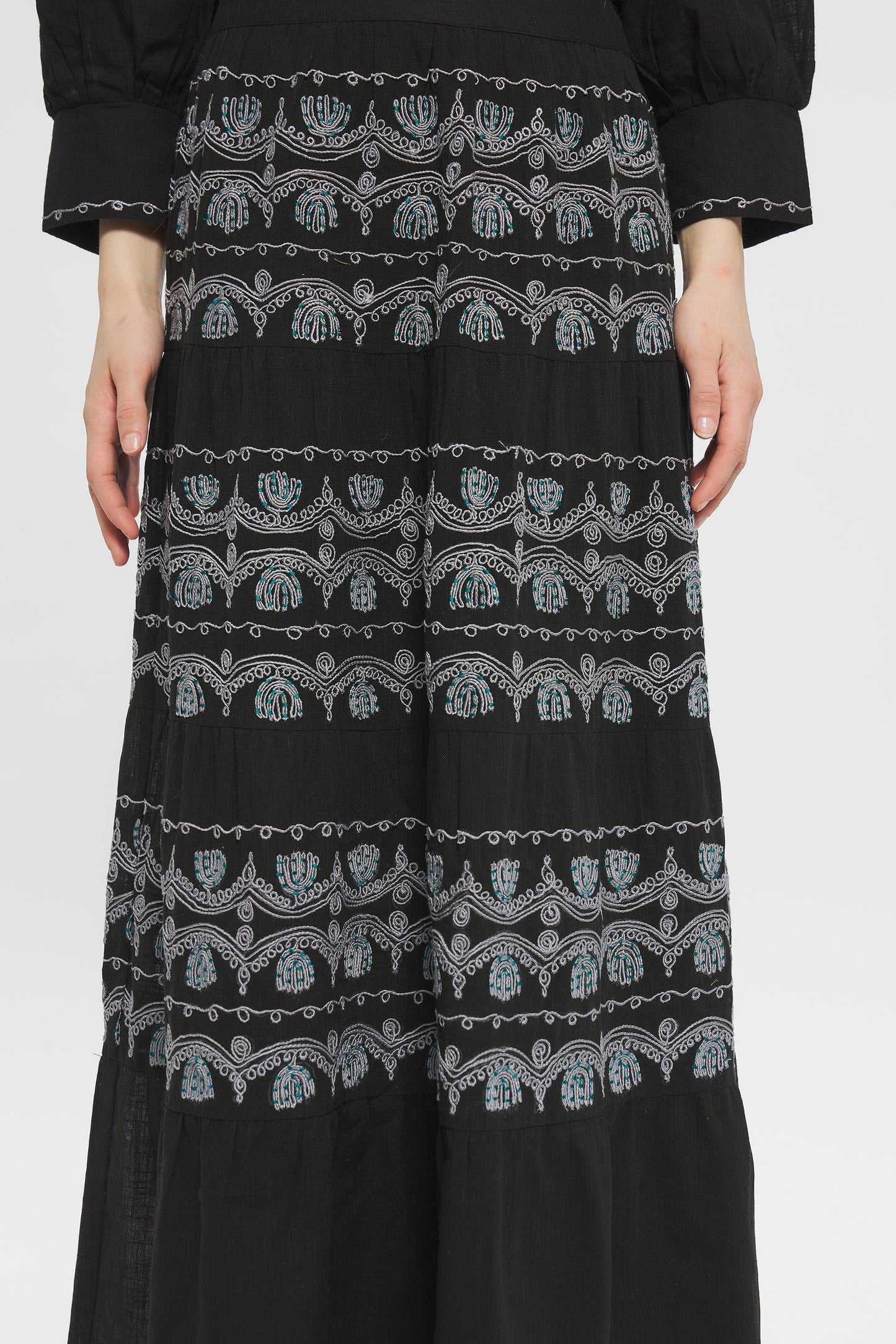 Nelly Embroidered skirt