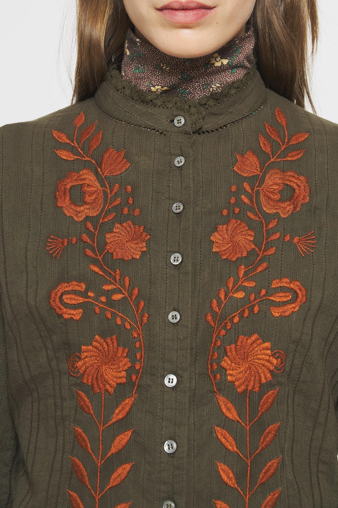 Kiss Embroidered blouse