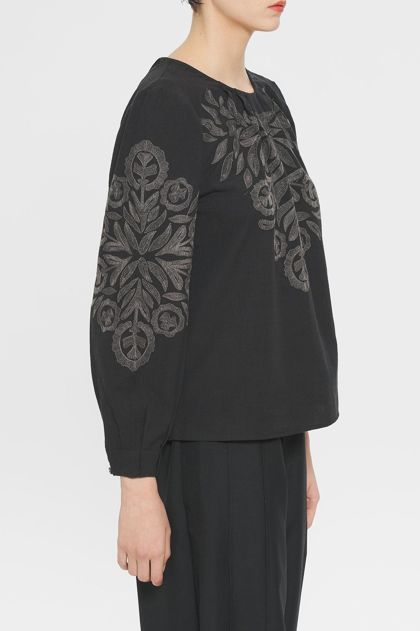 Eglantine Embroidered blouse