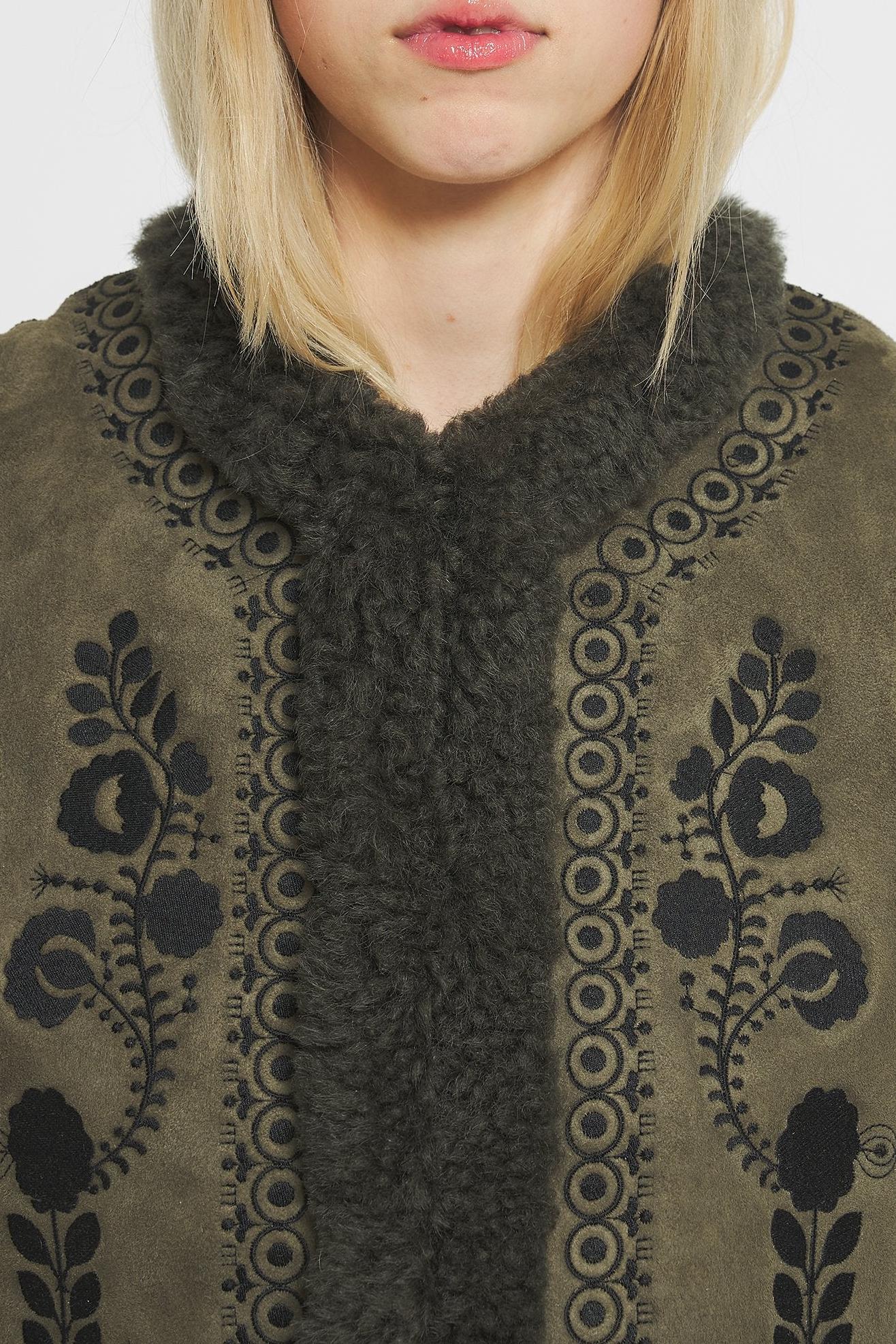 Dune Embroidered reversible gilet