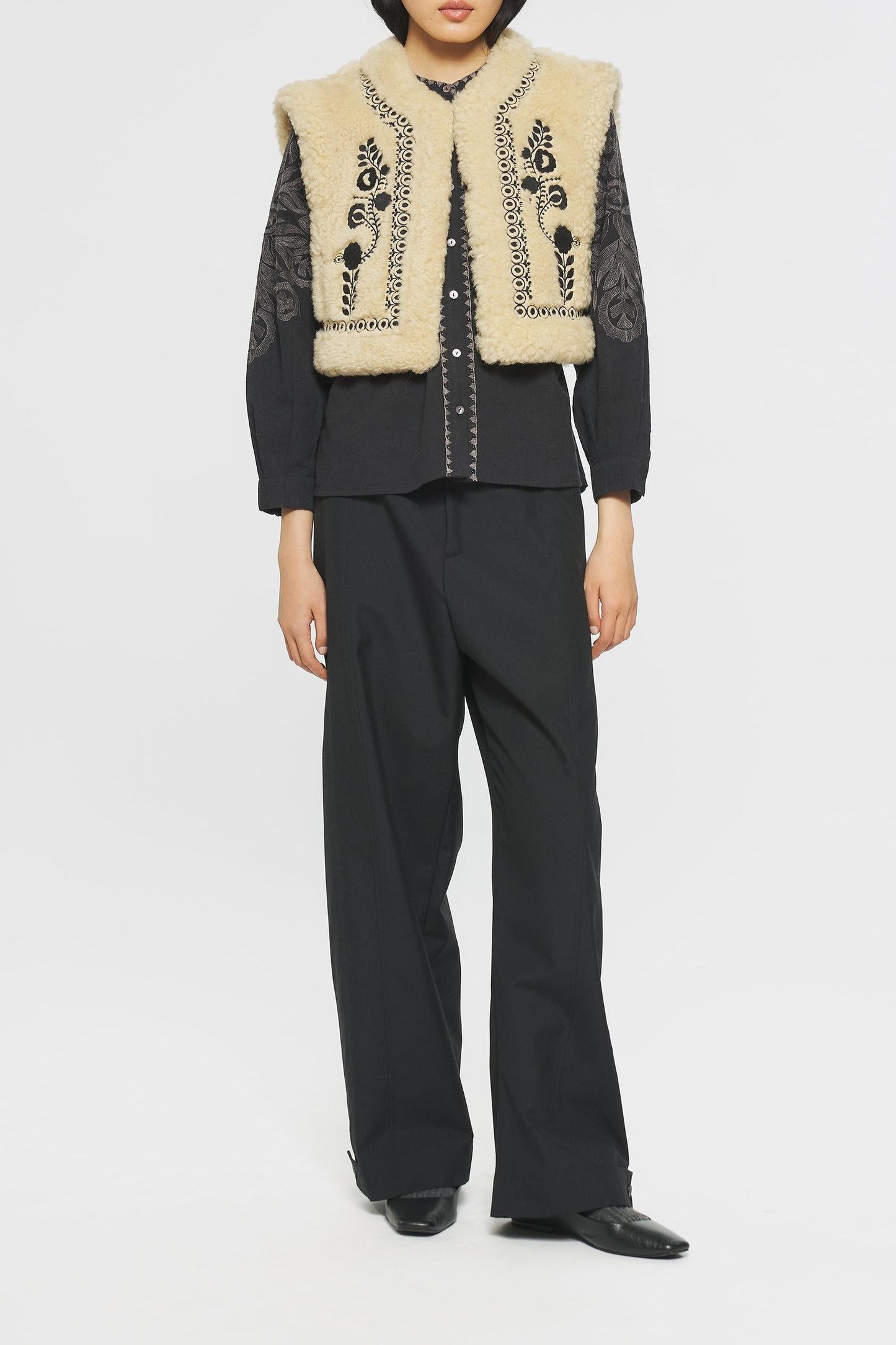 Dune Embroidered reversible gilet
