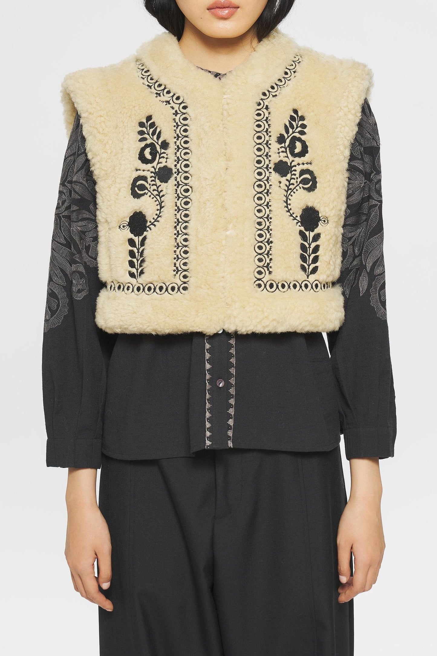 Dune Embroidered reversible gilet