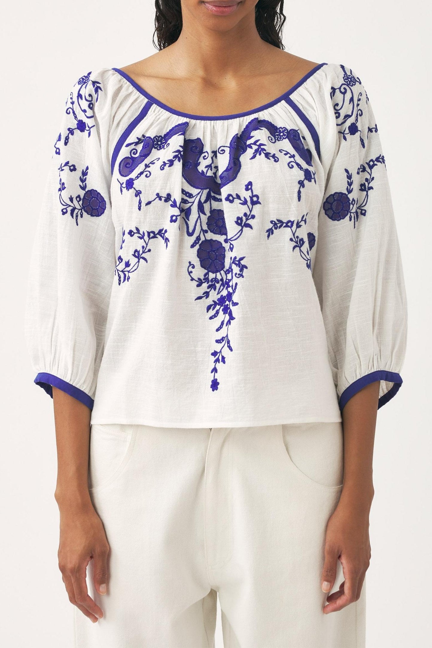 Embroidered blouse Victoria
