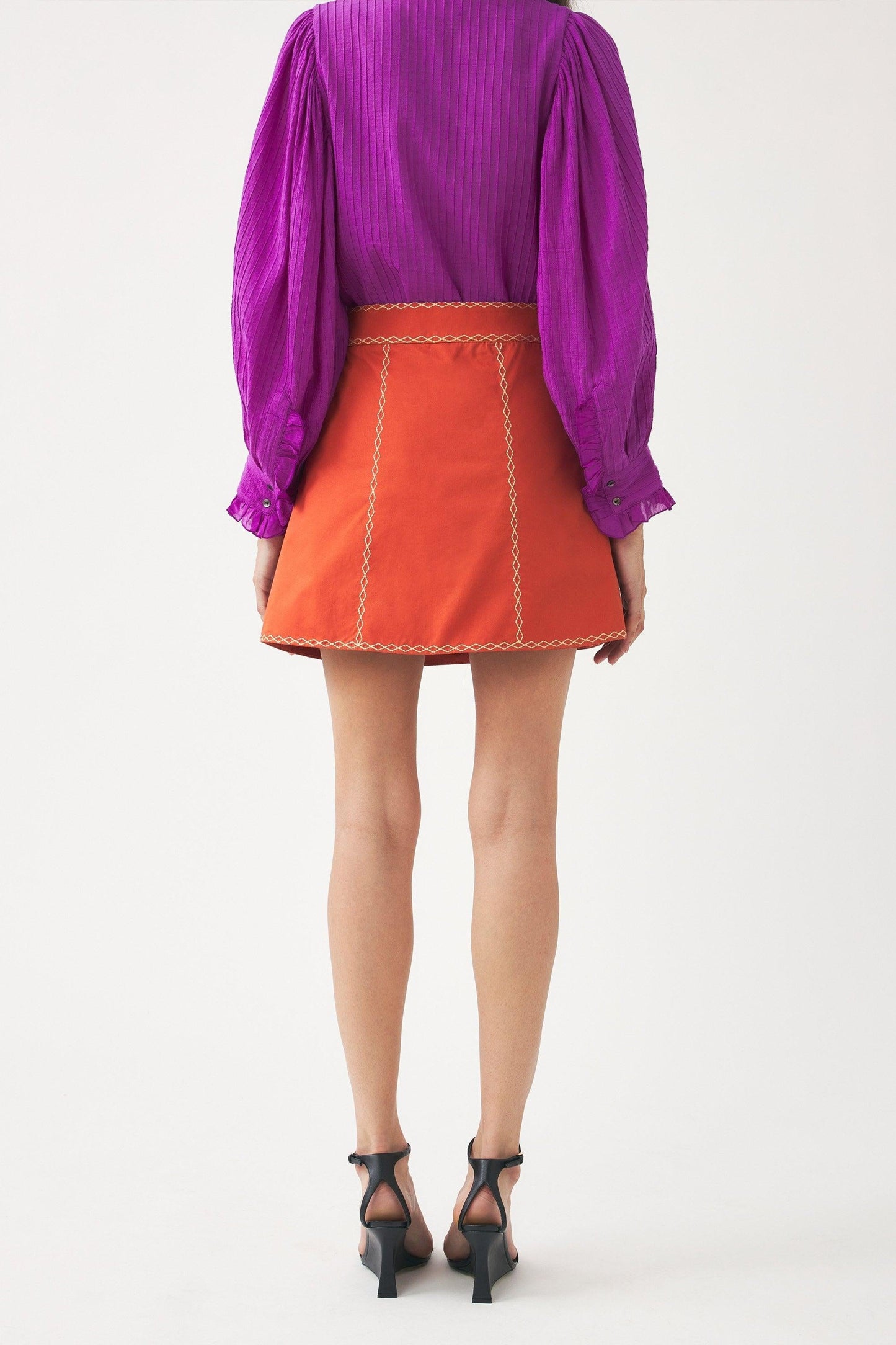 Embroidered miniskirt Tady