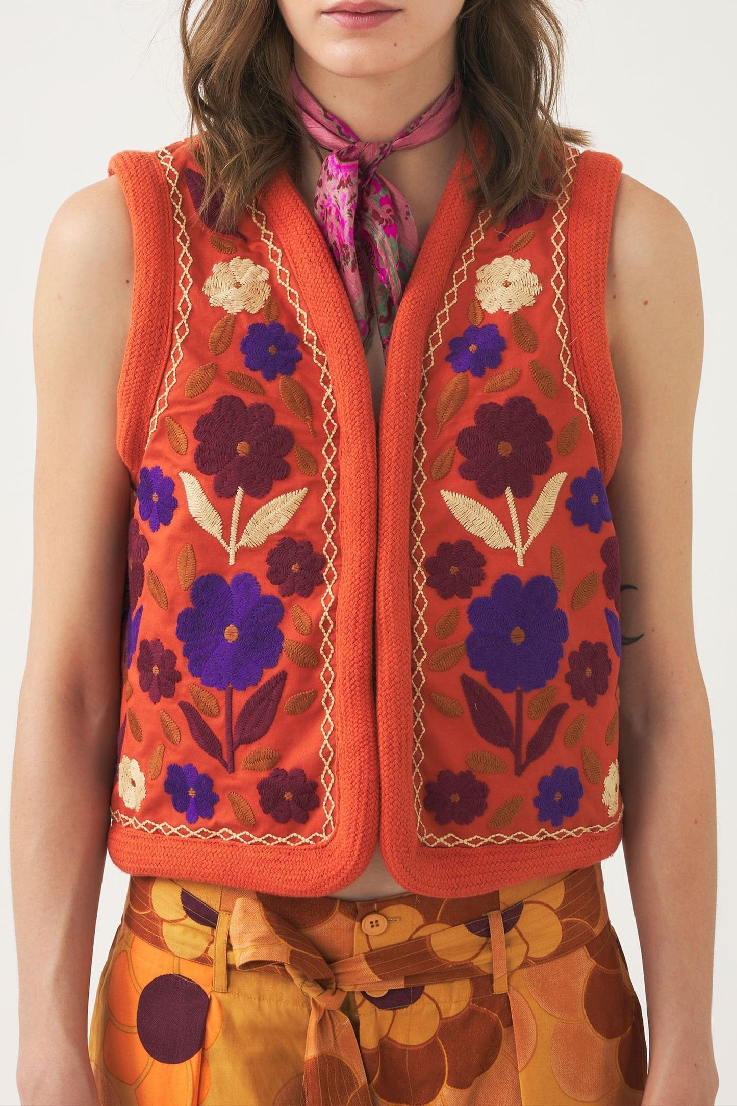 Embroidered sleeveless gilet Tady