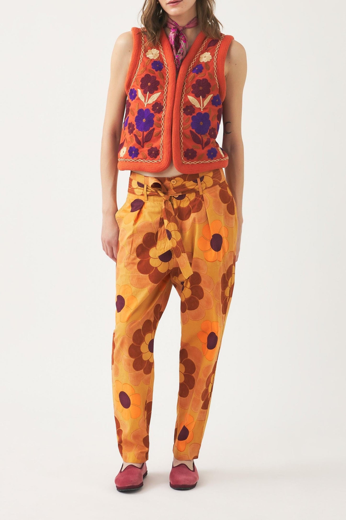 Embroidered sleeveless gilet Tady