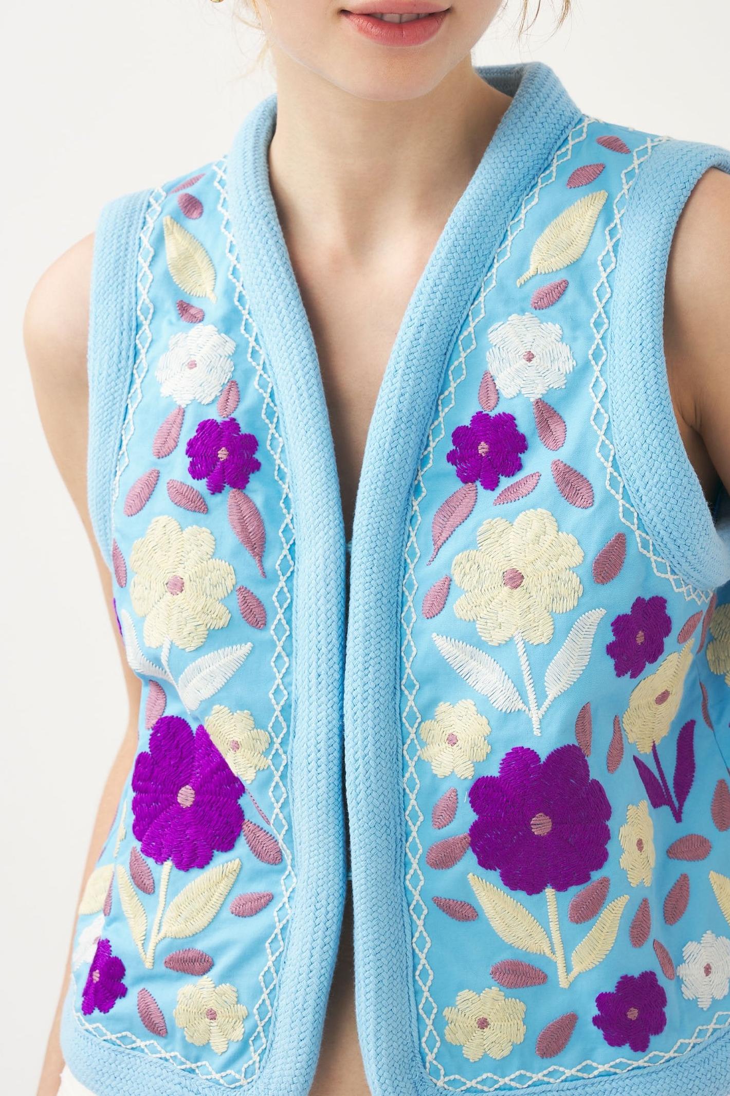 Embroidered sleeveless gilet Tady