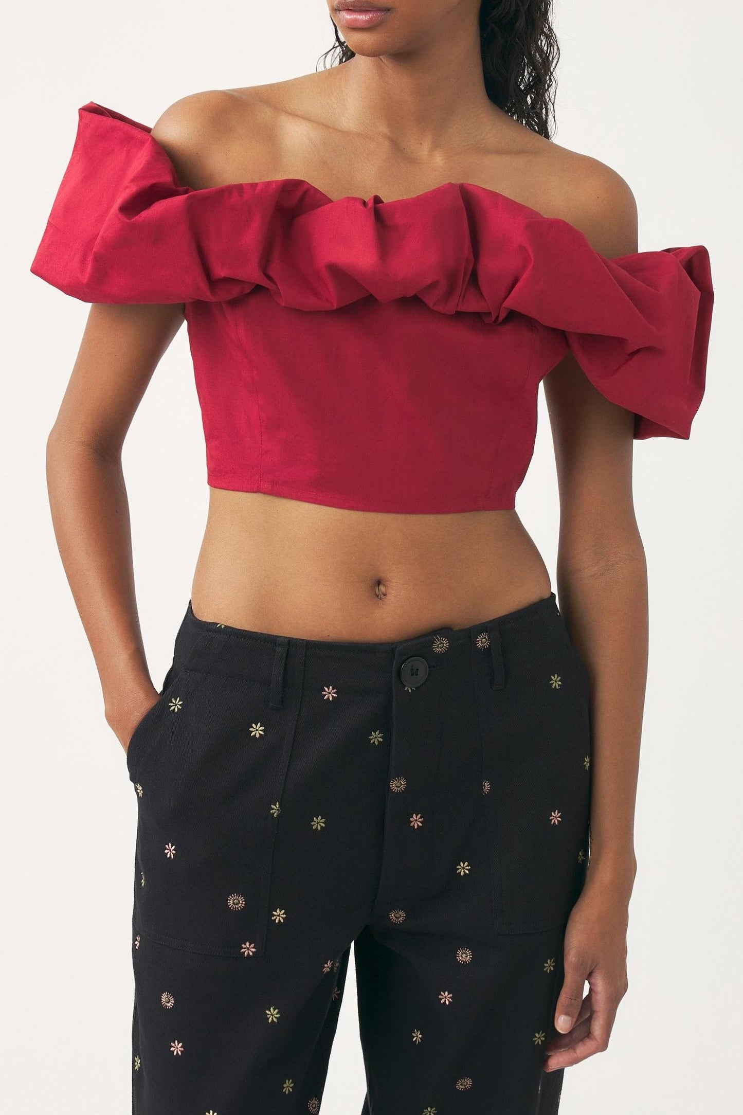 Off-shoulder cropped top Pop