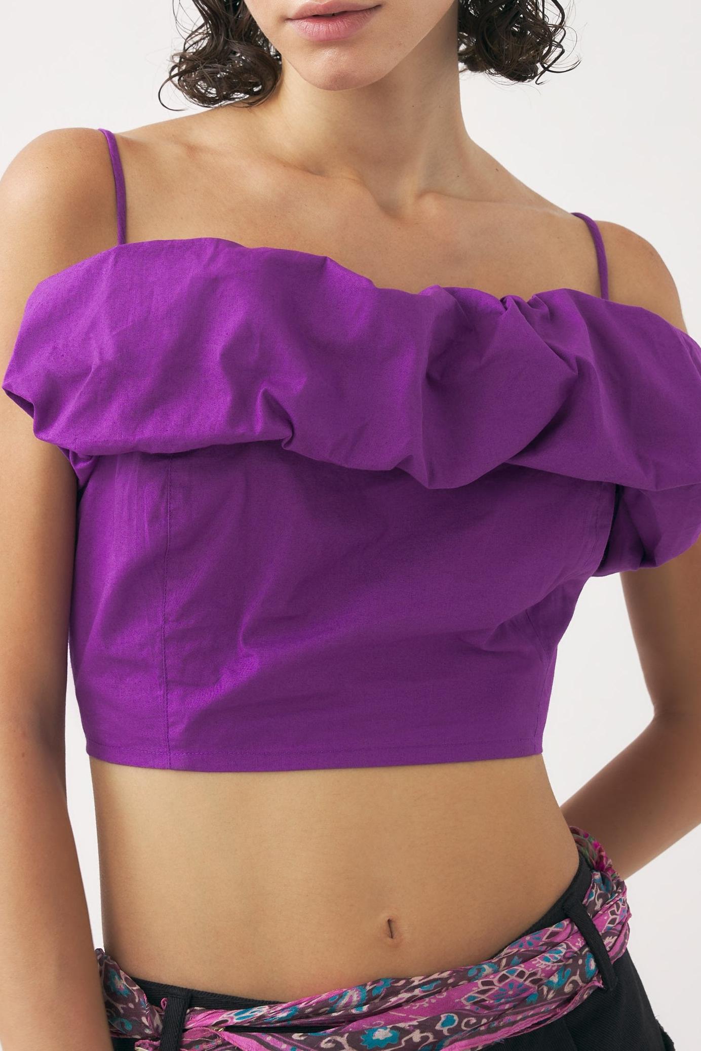 Off-shoulder cropped top Pop
