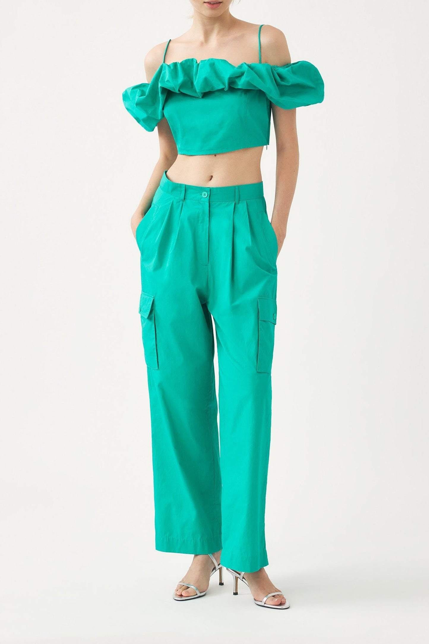 Off-shoulder cropped top Pop