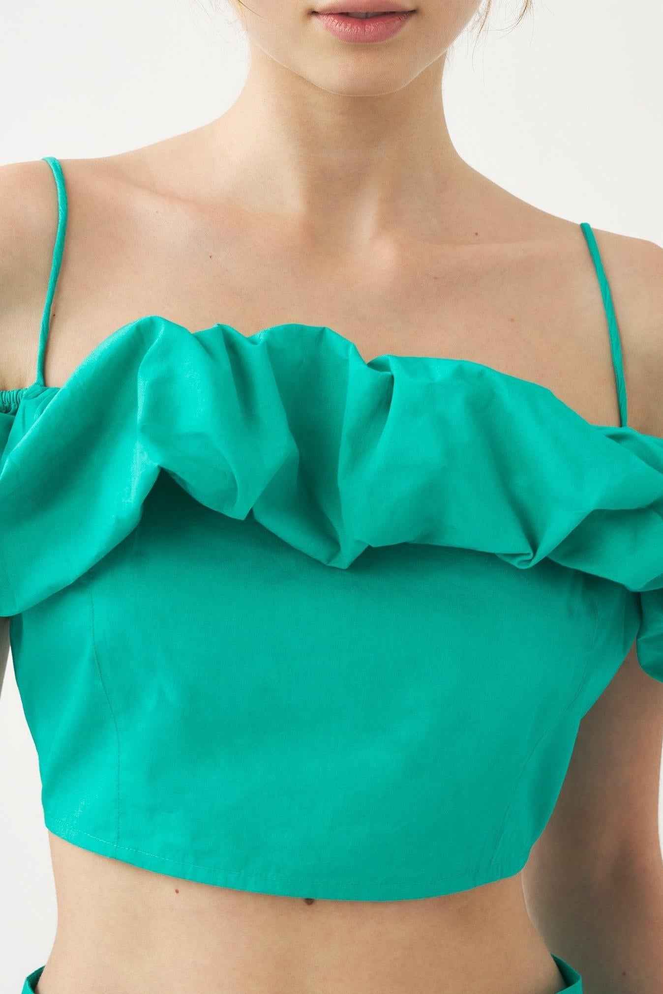 Off-shoulder cropped top Pop