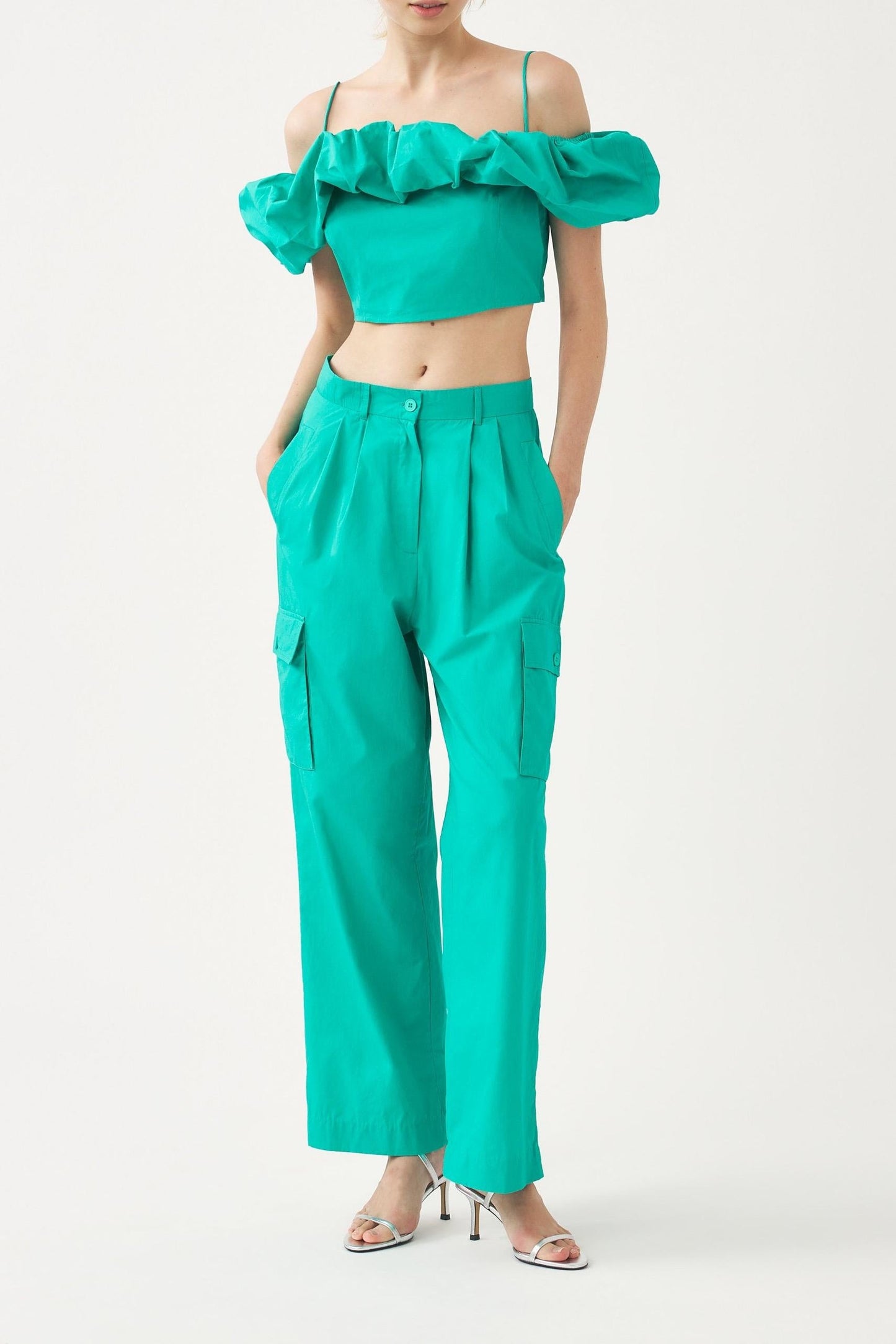 Off-shoulder cropped top Pop