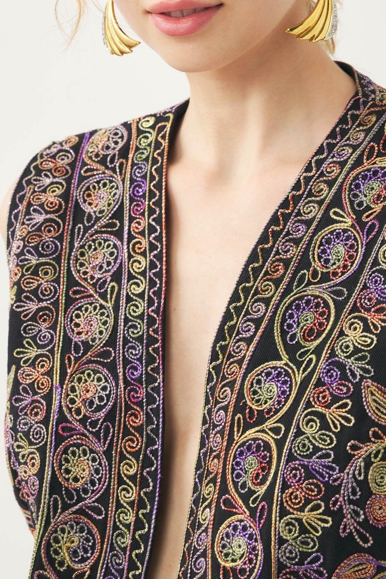 Hand-embroidered sleeveless gilet Neil