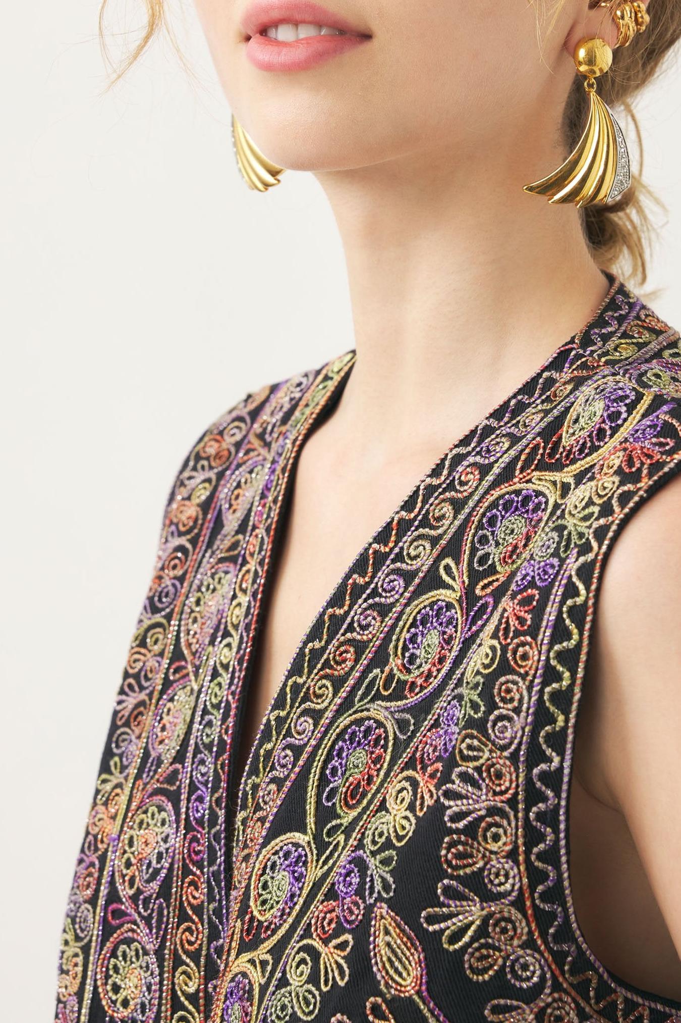 Hand-embroidered sleeveless gilet Neil