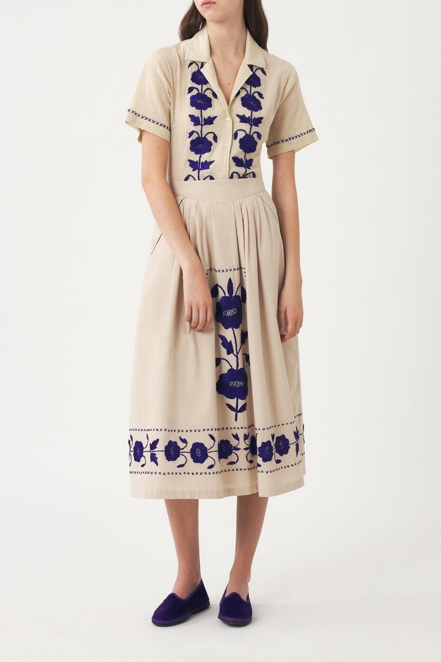 Skirt with hand-embroidered silk details Ila