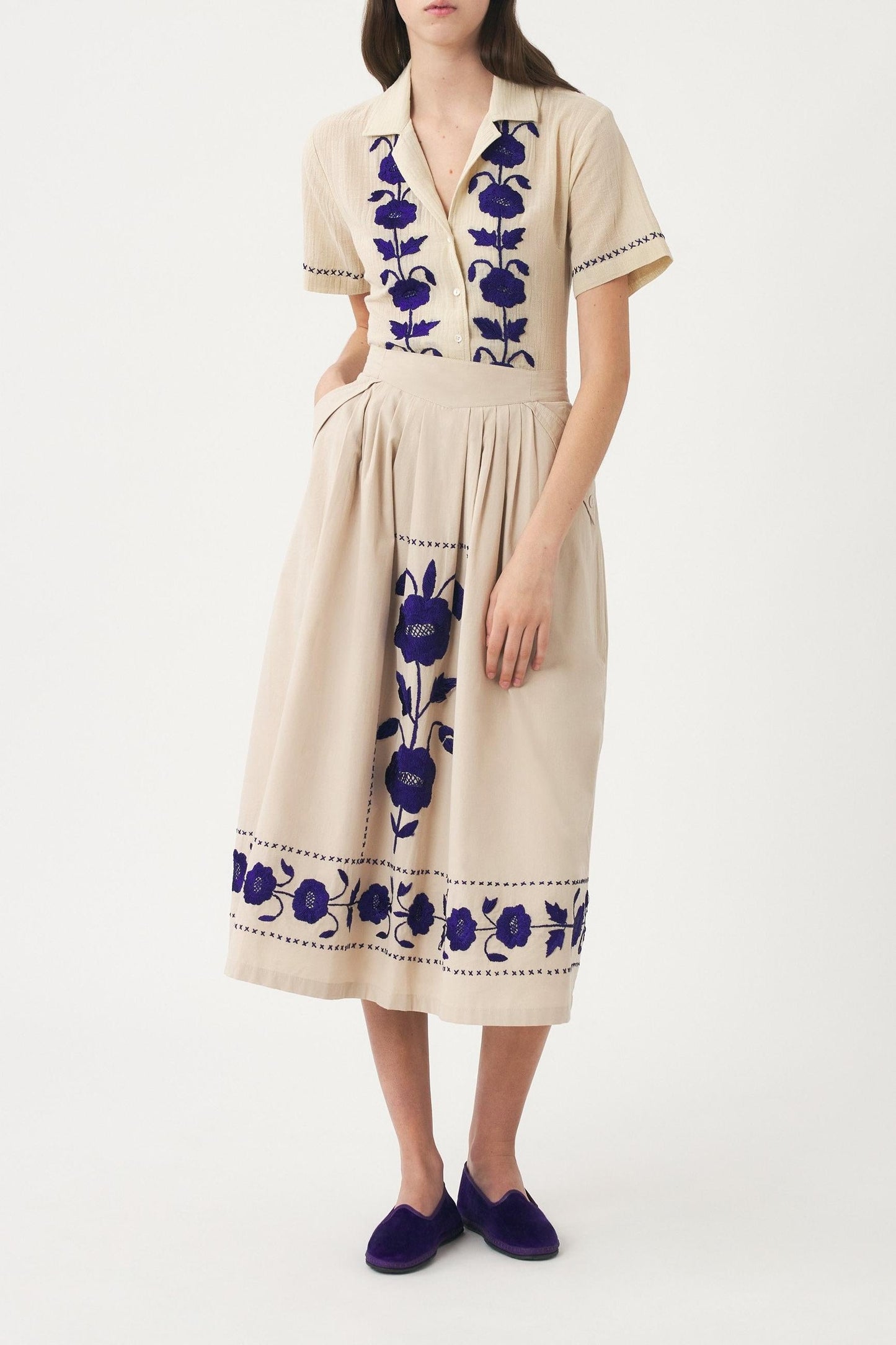 Skirt with hand-embroidered silk details Ila