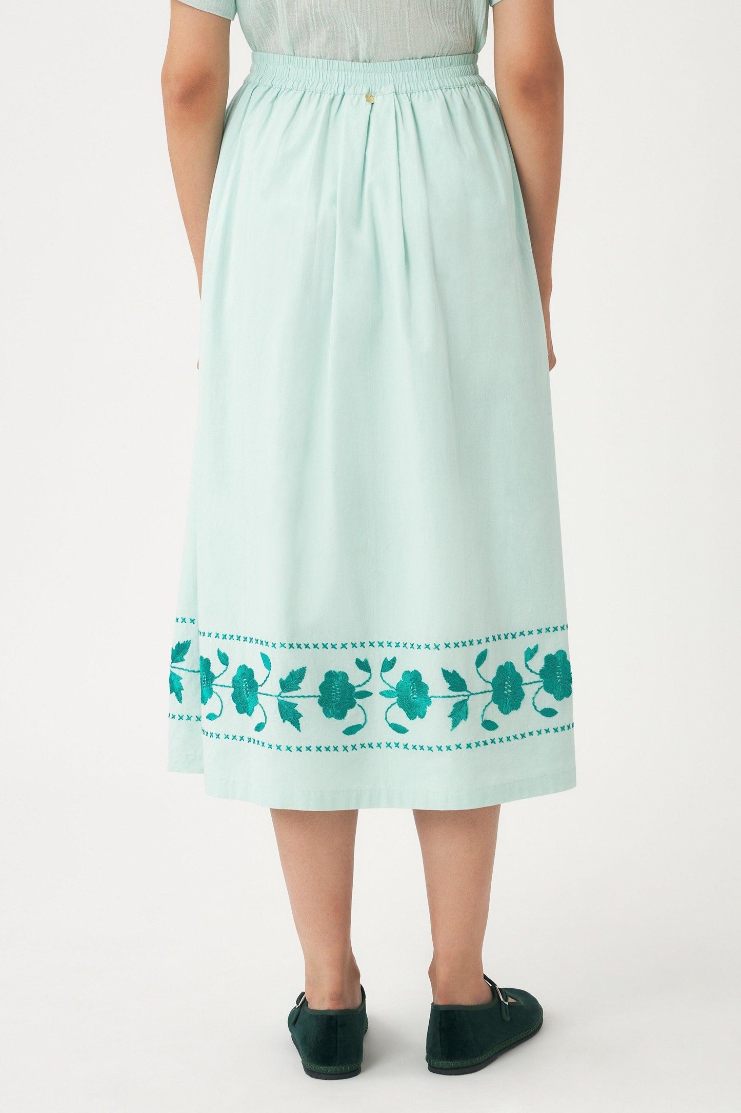 Skirt with hand-embroidered silk details Ila