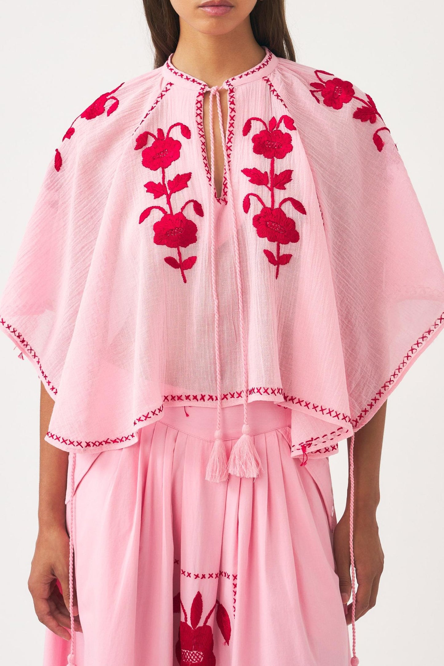 Mini kaftan hand-embroidered with silk Ila