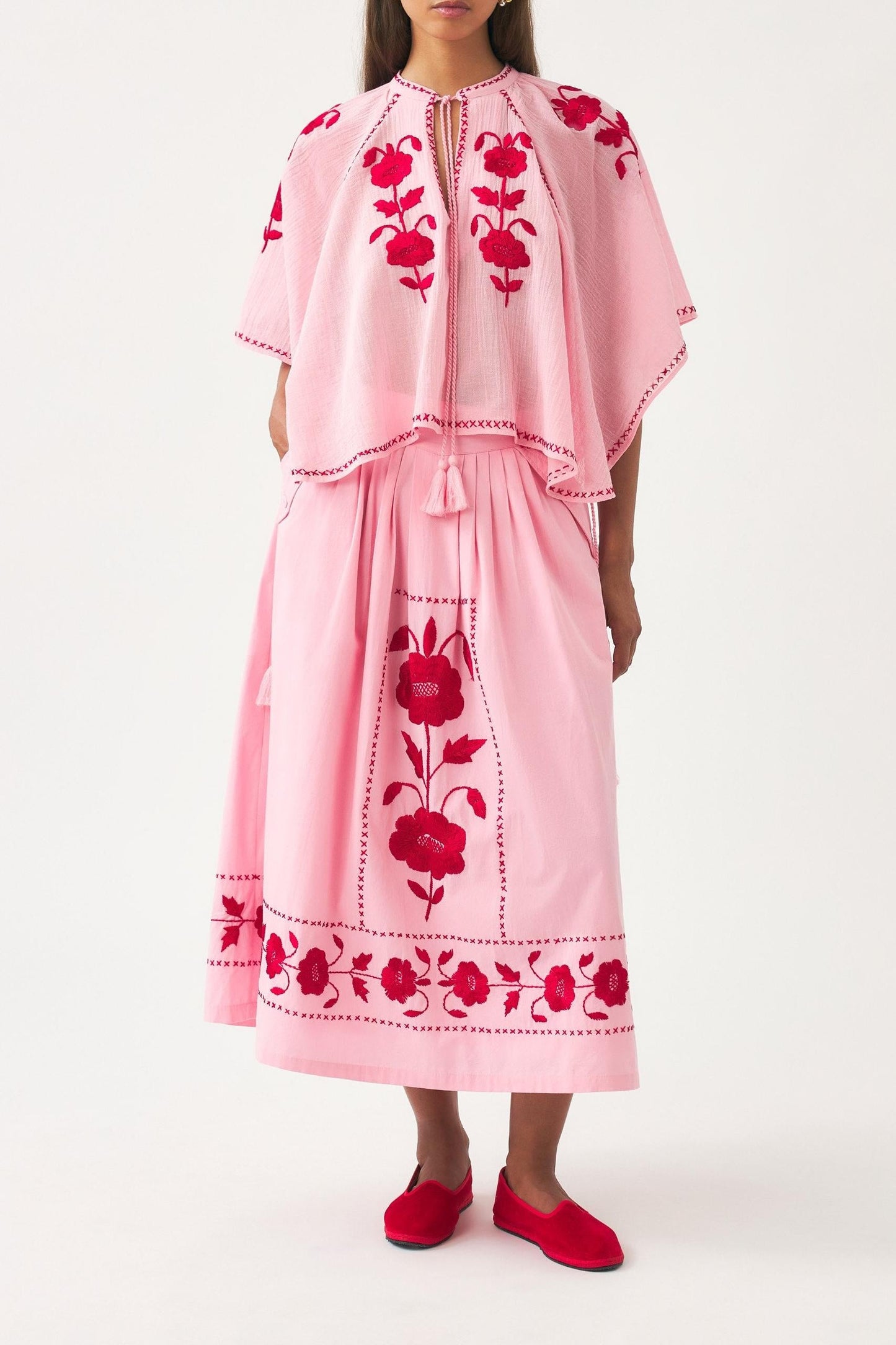 Mini kaftan hand-embroidered with silk Ila